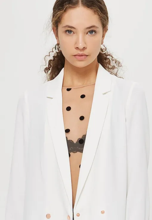 Topshop, 3 799 руб. (на сайте Lamoda) Topshop, 3 799 руб. (на сайте Lamoda)