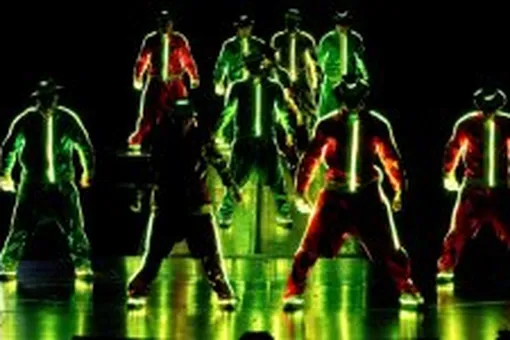 Шоу Майкла Джексона в Питере! Шоу Майкла Джексона в Питере!