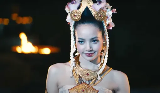 Лиса из BLACKPINK гордится своей ролью Мук в сериале «Белый лотос» Лиса из BLACKPINK гордится своей ролью Мук в сериале «Белый лотос»