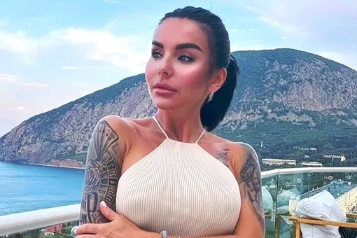 Юлия Волкова показала фигуру в бикини на отдыхе в Крыму Юлия Волкова показала фигуру в бикини на отдыхе в Крыму
