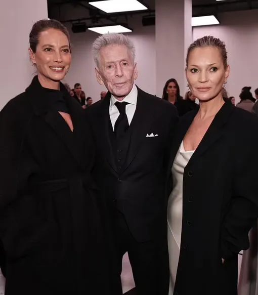 Кристи Тарлингтон, Кельвин Кляйн и Кейт Мосс на показе Кристи Тарлингтон, Кельвин Кляйн и Кейт Мосс на показе