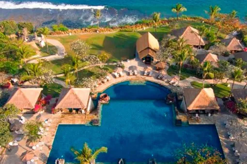 Россиянка умерла после купания в бассейне пятизвездочного отеля на Бали — видео Россиянка умерла после купания в бассейне пятизвездочного отеля на Бали — видео