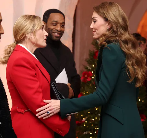Кейт Уинслет и Кейт Миддлтон на рождественском концерте в Лондоне 5 декабря