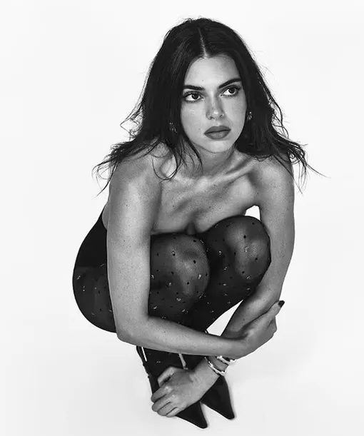 Кендалл Дженнер показала стройную фигуру