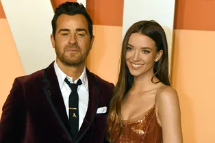 «Невероятный сезон!»: бывший муж Дженнифер Энистон показал трогательные фото с беременной женой