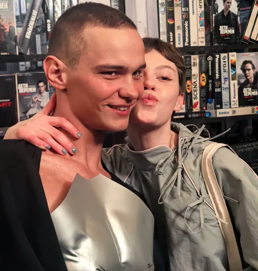 Слава Копейкин и его невеста в сериале «Дети перемен» Дарья Матвеева