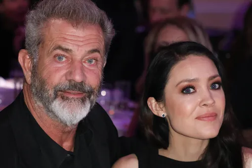 Мел Гибсон расстался с матерью своего восьмого ребенка Розалинд Росс, которая вдвое его моложе Мел Гибсон расстался с матерью своего восьмого ребенка Розалинд Росс, которая вдвое его моложе