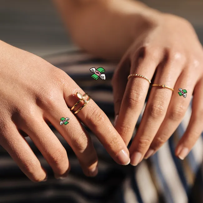 На каких пальцах носить кольца, чтобы деньги были всегда: советы хироманта