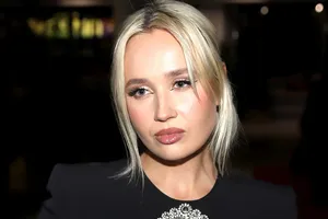 «Было опасно»: Клава Кока показала жуткие синяки на ногах после съемок в Исландии «Было опасно»: Клава Кока показала жуткие синяки на ногах после съемок в Исландии