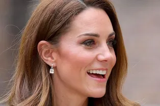 «Она смеется!»: Кейт Миддлтон впервые после похорон Филиппа появилась на публике «Она смеется!»: Кейт Миддлтон впервые после похорон Филиппа появилась на публике