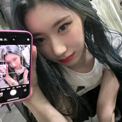 Многие фанаты заступились за Сану из Twice Многие фанаты заступились за Сану из Twice