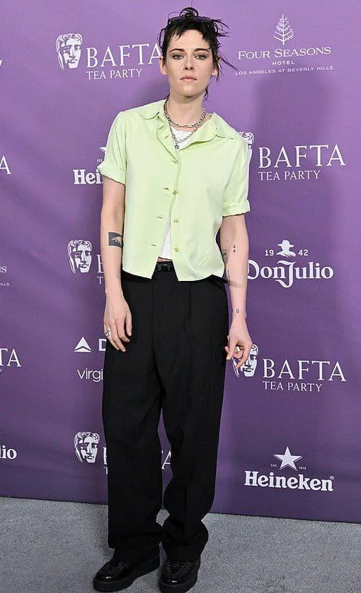 Кристен Стюарт дебютировала в качестве режиссера Кристен Стюарт дебютировала в качестве режиссера