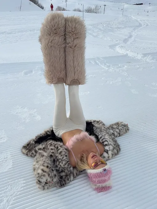 Елена Перминова наслаждалась отдыхом в Куршевеле Елена Перминова наслаждалась отдыхом в Куршевеле