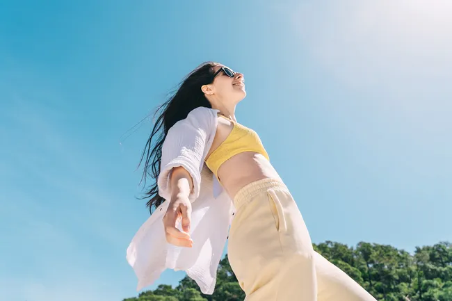 Оружие массового увлажнения: эти 5 новых ингредиентов сделают твою кожу сияющей и здоровой