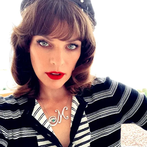 Ранее Мила предпочитала длинные волосы и челку