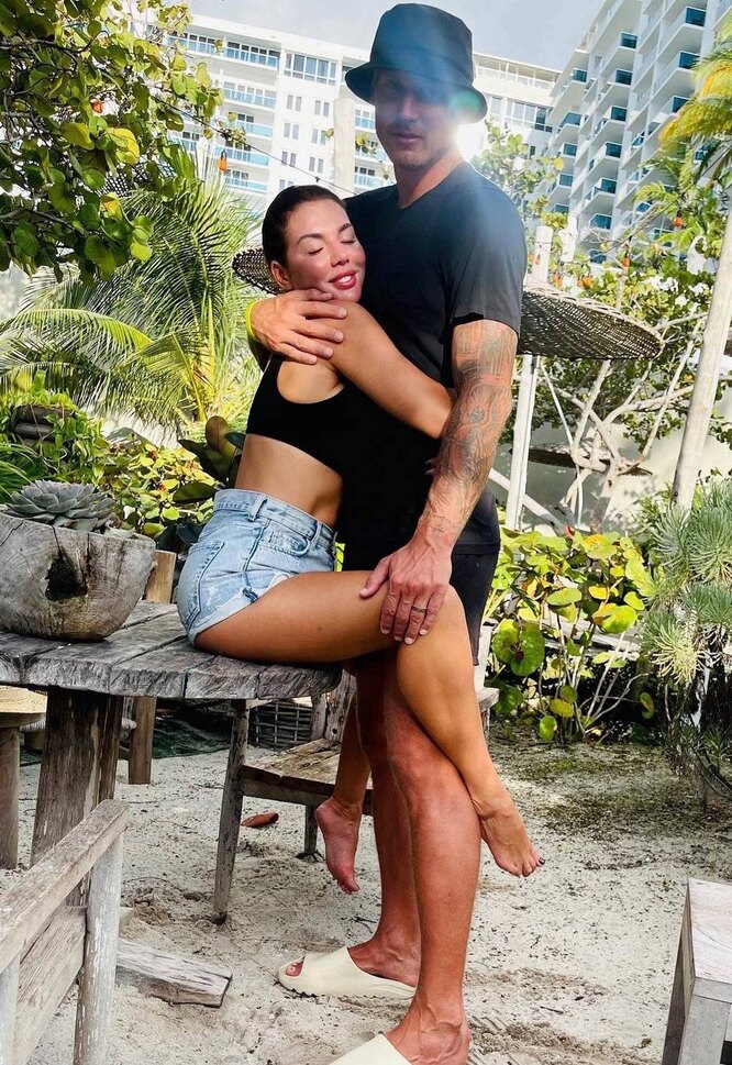 Мигрант ресейлік порно жұлдызды трахает. Миа Мелони порно