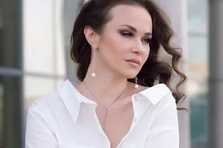 «Грациозная красотка!»: Мария Берсенева повторила озорную выходку Мэрилин Монро