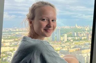 «Скоро выпустят»: гулявшая обнаженной по улицам Москвы звезда «Дома-2» Анастасия Брагина призвала посмотреть на нее «Скоро выпустят»: гулявшая обнаженной по улицам Москвы звезда «Дома-2» Анастасия Брагина призвала посмотреть на нее