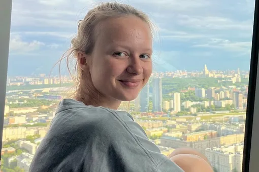 «Скоро выпустят»: гулявшая обнаженной по улицам Москвы звезда «Дома-2» Анастасия Брагина призвала посмотреть на нее «Скоро выпустят»: гулявшая обнаженной по улицам Москвы звезда «Дома-2» Анастасия Брагина призвала посмотреть на нее