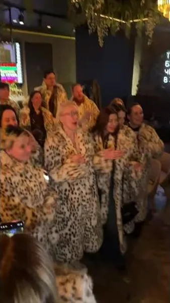 Нажми и смотри