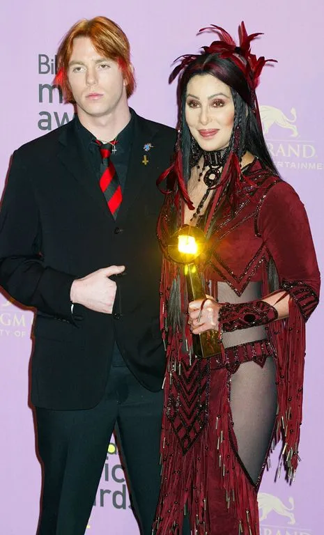 Элайджа Блю Оллман на красной дорожке с матерью