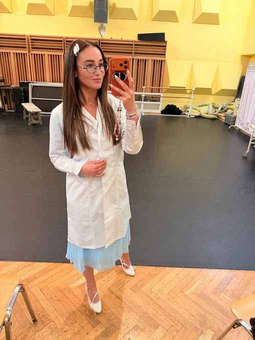 Ольга Бузова на репетиции спектакля