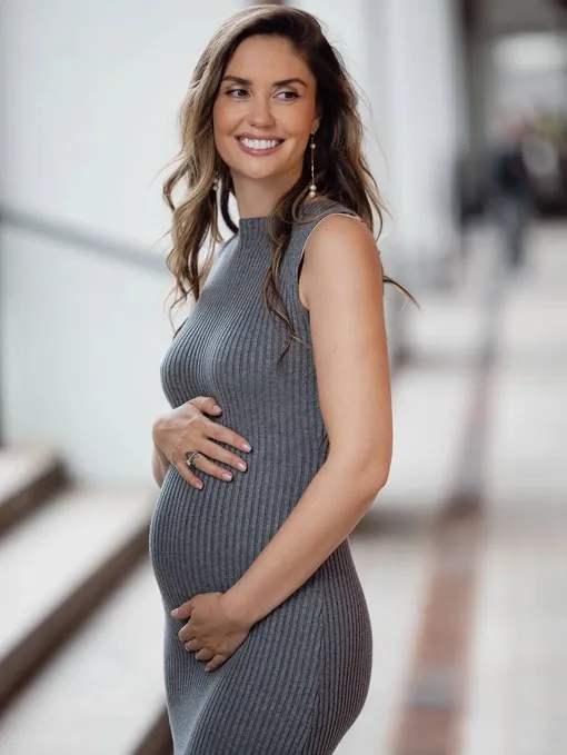 Агата Муцениеце в третий раз готовится стать матерью