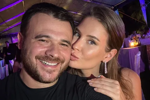 Эмина и Алену Гаврилову в бассейне на курорте сняли на видео Эмина и Алену Гаврилову в бассейне на курорте сняли на видео