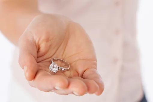 «Не носила и не буду!»: 10 откровений тех, кто не носит обручальные кольца «Не носила и не буду!»: 10 откровений тех, кто не носит обручальные кольца