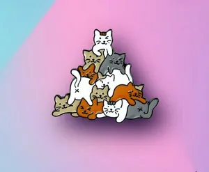 Значок Bag&You металлический с безопасной застежкой «Гора из котов»