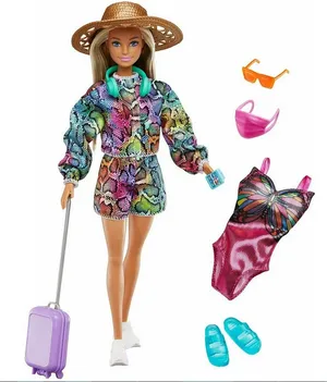 Кукла Mattel Barbie серия Travel с пляжными аксессуарами, HGM54