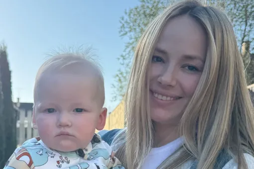 Жалаңаш әйелдердің үйдегі жеке фотосуреттері