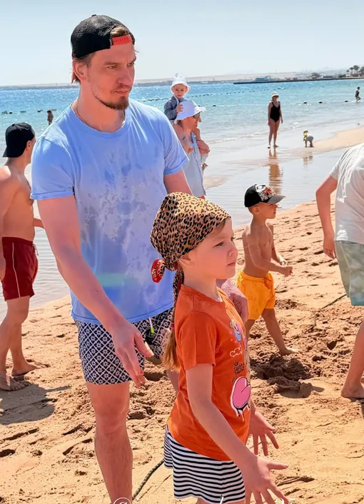 Игорь Макаров с дочерью приняли участие в спортивной эстафете