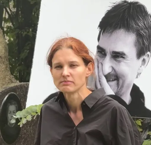 Мария Бутусова на похоронах мужа