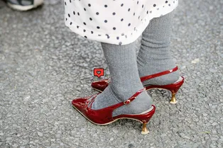 Модная красная обувь: 5 трендовых образов на весну-2026