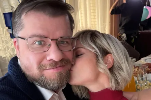 «Похожа на Патрисию Каас»: Катерина Ковальчук после преображения сделала романтические фото с Гариком Харламовым «Похожа на Патрисию Каас»: Катерина Ковальчук после преображения сделала романтические фото с Гариком Харламовым