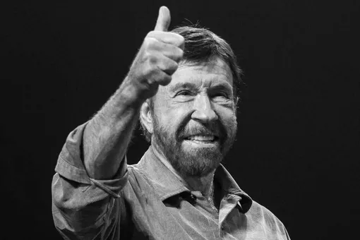 Скончался после экстренной госпитализации на Гавайях легендарный актер Чак Норрис Скончался после экстренной госпитализации на Гавайях легендарный актер Чак Норрис