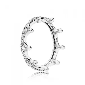 Стильное серебряное кольцо Pandora Корона, 3243 руб.