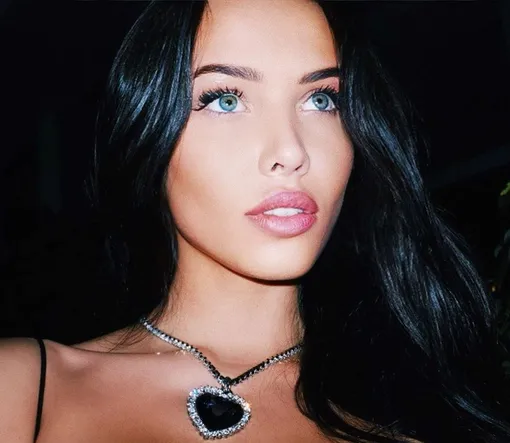 Возлюбленную Тимати сравнили с Меган Фокс Возлюбленную Тимати сравнили с Меган Фокс