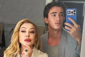 «Нас бросили как дворовых собак»: визажист Любови Успенской раскритиковал певицу, сорвавшую концерт в Саратове «Нас бросили как дворовых собак»: визажист Любови Успенской раскритиковал певицу, сорвавшую концерт в Саратове