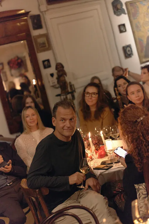 Гости на винном квартирнике в преддверии IV Российского винодельческого форума Гости на винном квартирнике в преддверии IV Российского винодельческого форума