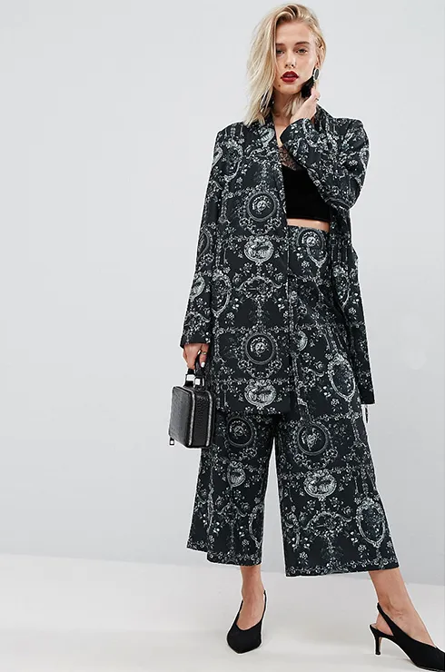 Костюм ASOS, брюки — 1790 рублей, блейзер — 3990 рублей Костюм ASOS, брюки — 1790 рублей, блейзер — 3990 рублей