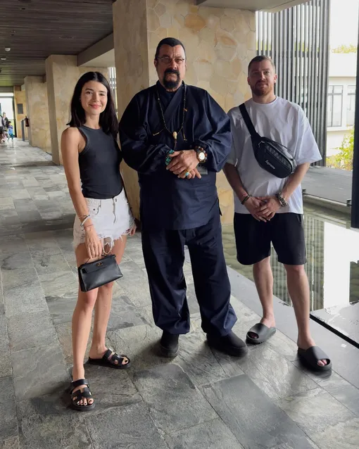 Айрин и Доминик со Стивеном Сигалом