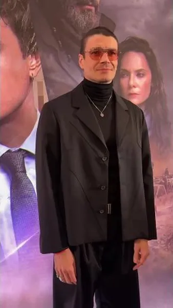 Нажми и смотри