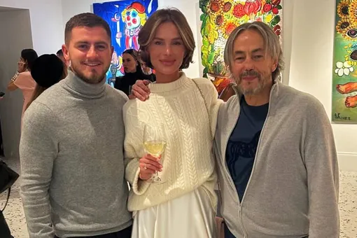 «Мы глубоко потрясены случившимся»: Алекса и ее муж после самоубийства Умара Джабраилова показали видео с извинениями «Мы глубоко потрясены случившимся»: Алекса и ее муж после самоубийства Умара Джабраилова показали видео с извинениями