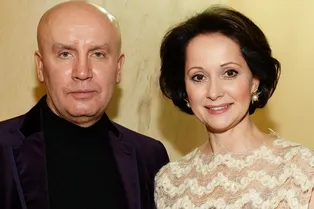 «Целовали в губы и сидели на коленях при жене»: Ольга Кабо терпела измены мужа