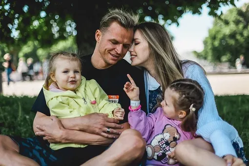Дмитрий Тарасов продает семейный дом Дмитрий Тарасов продает семейный дом