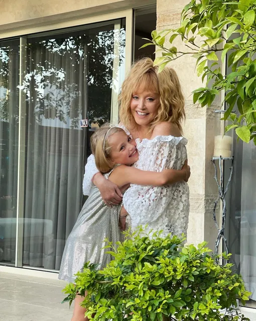 Алла Пугачева с дочерью Лизой Алла Пугачева с дочерью Лизой