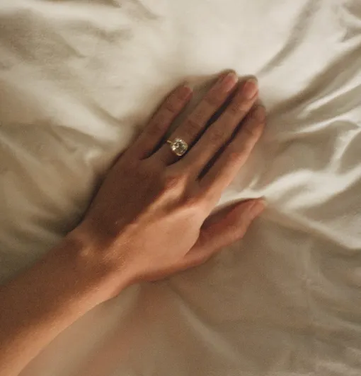 Габриэлла Брукс показала помолвочное кольцо Габриэлла Брукс показала помолвочное кольцо