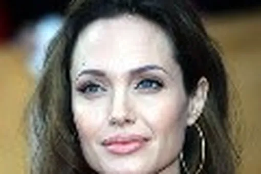 Джоли ищет жилье в Нью-Йорке Джоли ищет жилье в Нью-Йорке